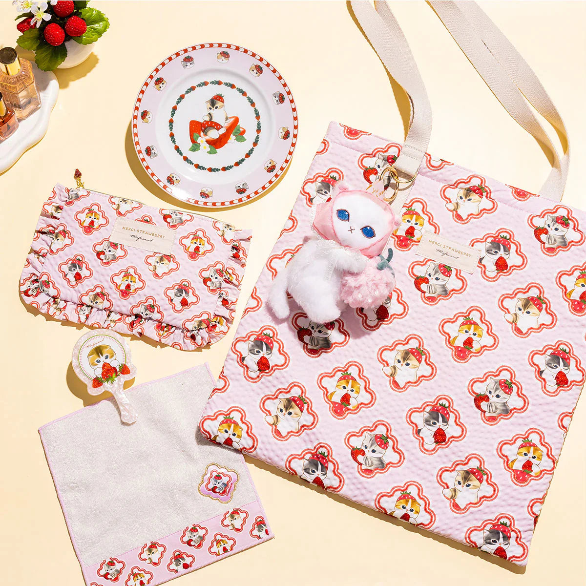 Mofusand Merci Strawberry Mascot Plush Pendants