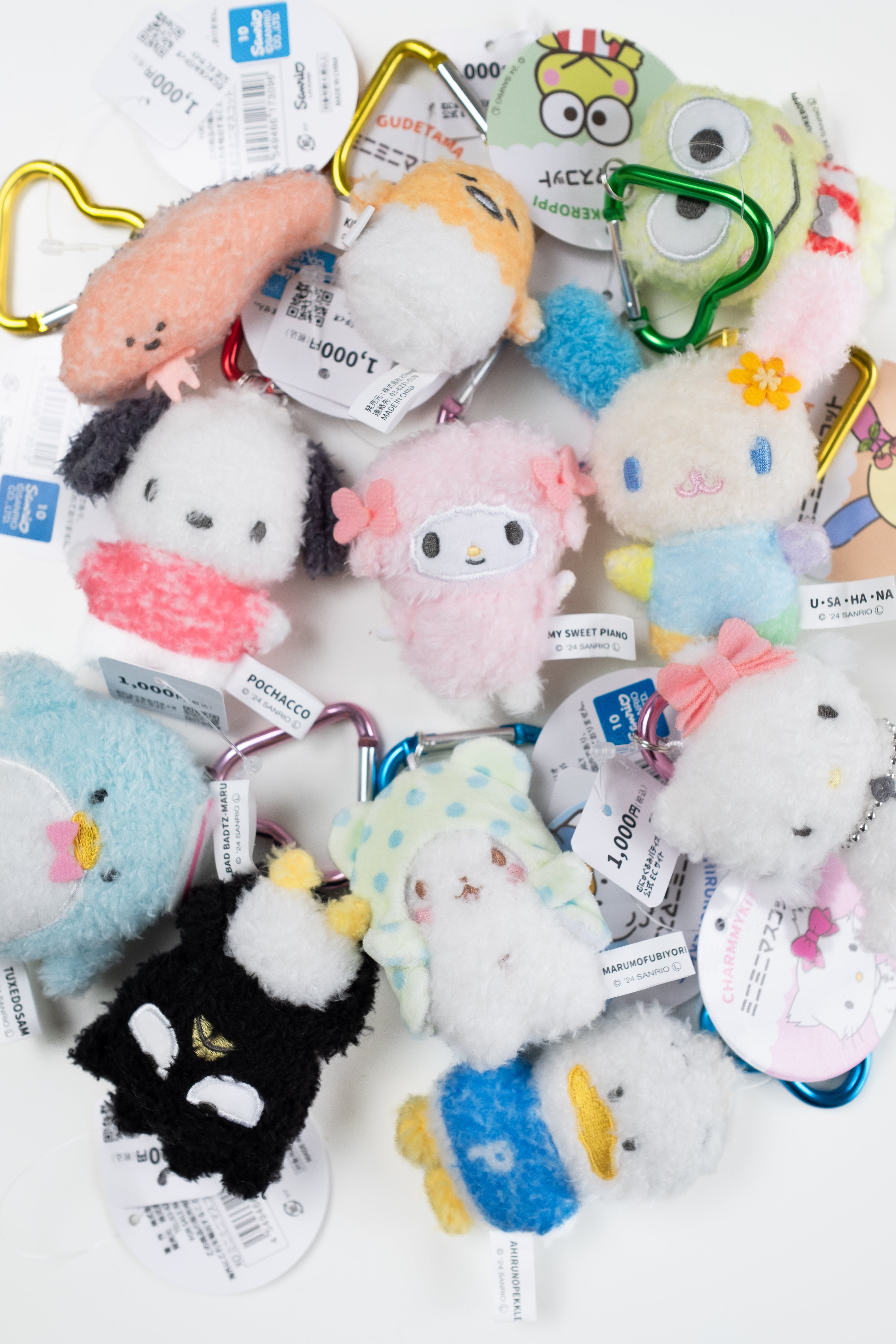 Sanrio Characters "Munyu" Fluffy Heart Carabiner Mascot