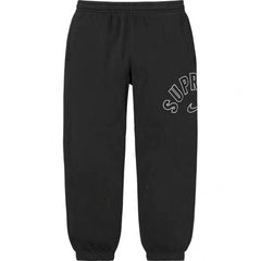Supreme × Nike Arc Logo Sweatpants – Black