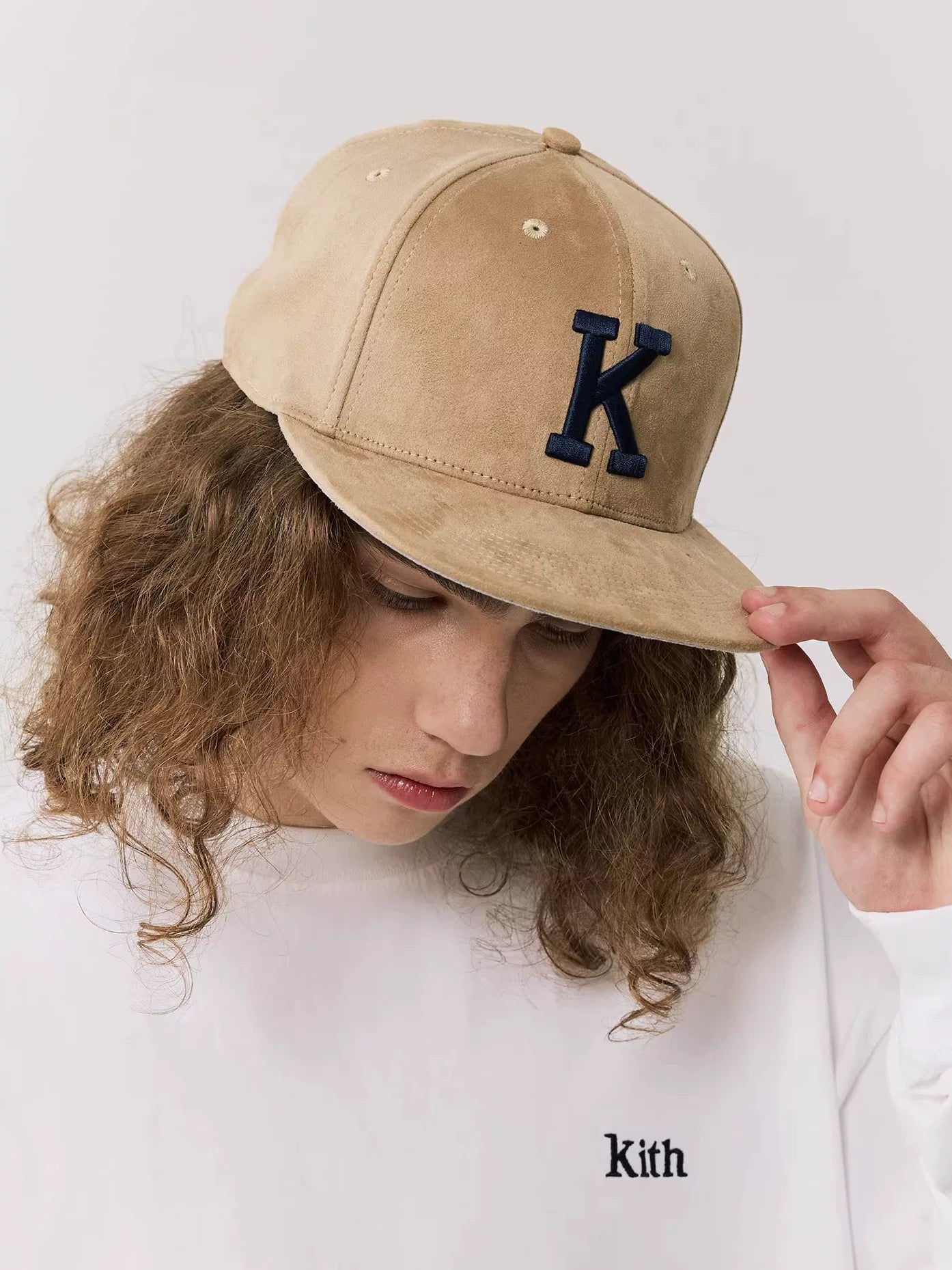 KITH suede hip-hop flat brimmed hat, big head circumference, embroidered high top skateboard hat for men and women, non adjustable flat brim hat