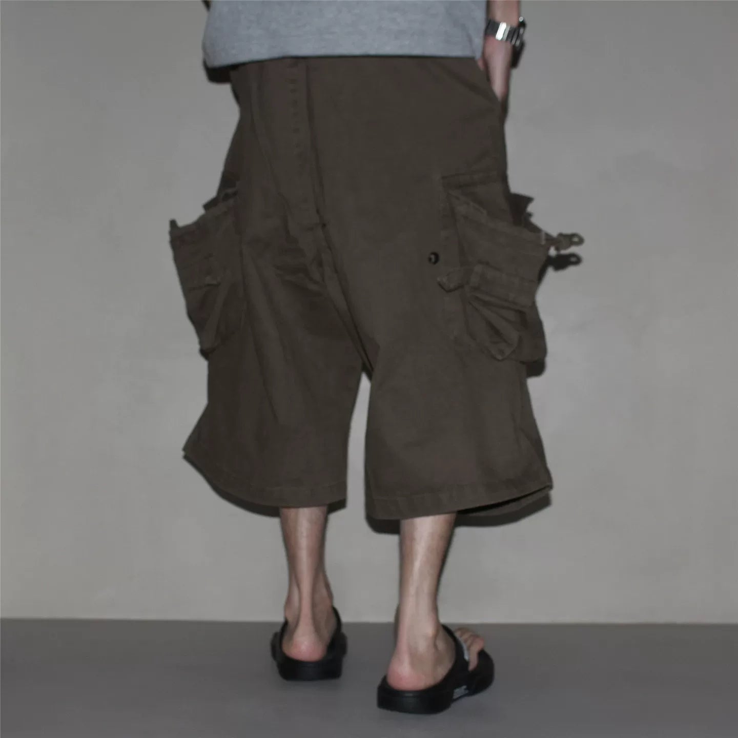 GcBrand Lab SS25 Japanese retro loose workwear shorts, summer casual large pocket captcha pants for men