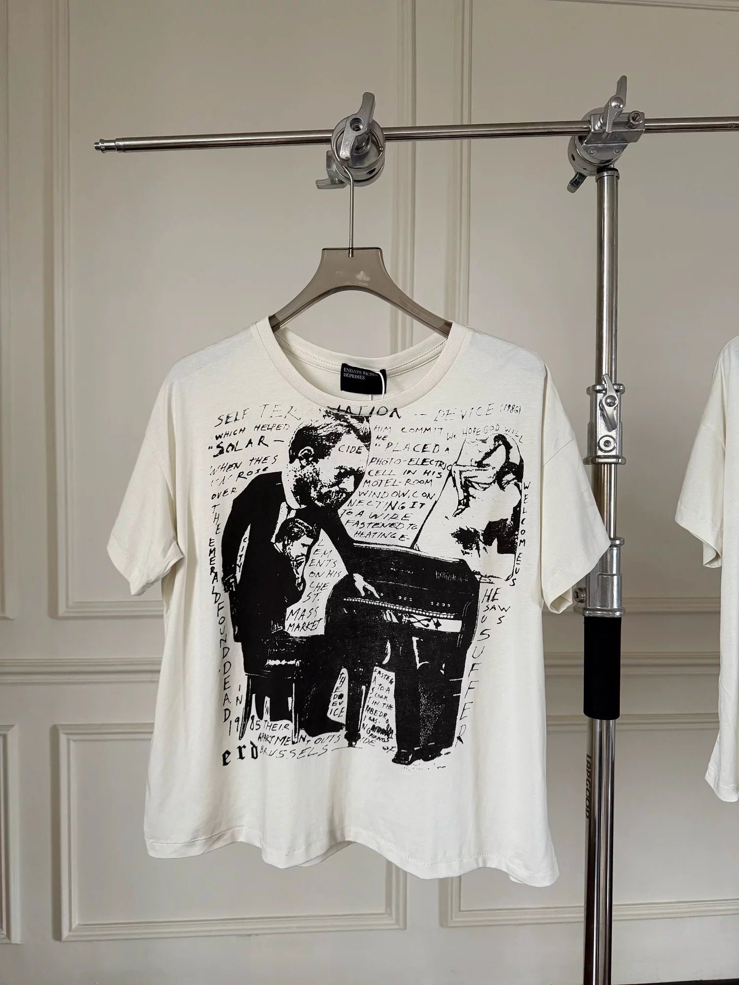 ERD melancholy rich second-generation Cleanfit Boxy White Portrait Tee