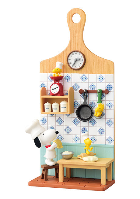 Re-Ment Peanuts Snoopy Miniature Board Collection Blind Box